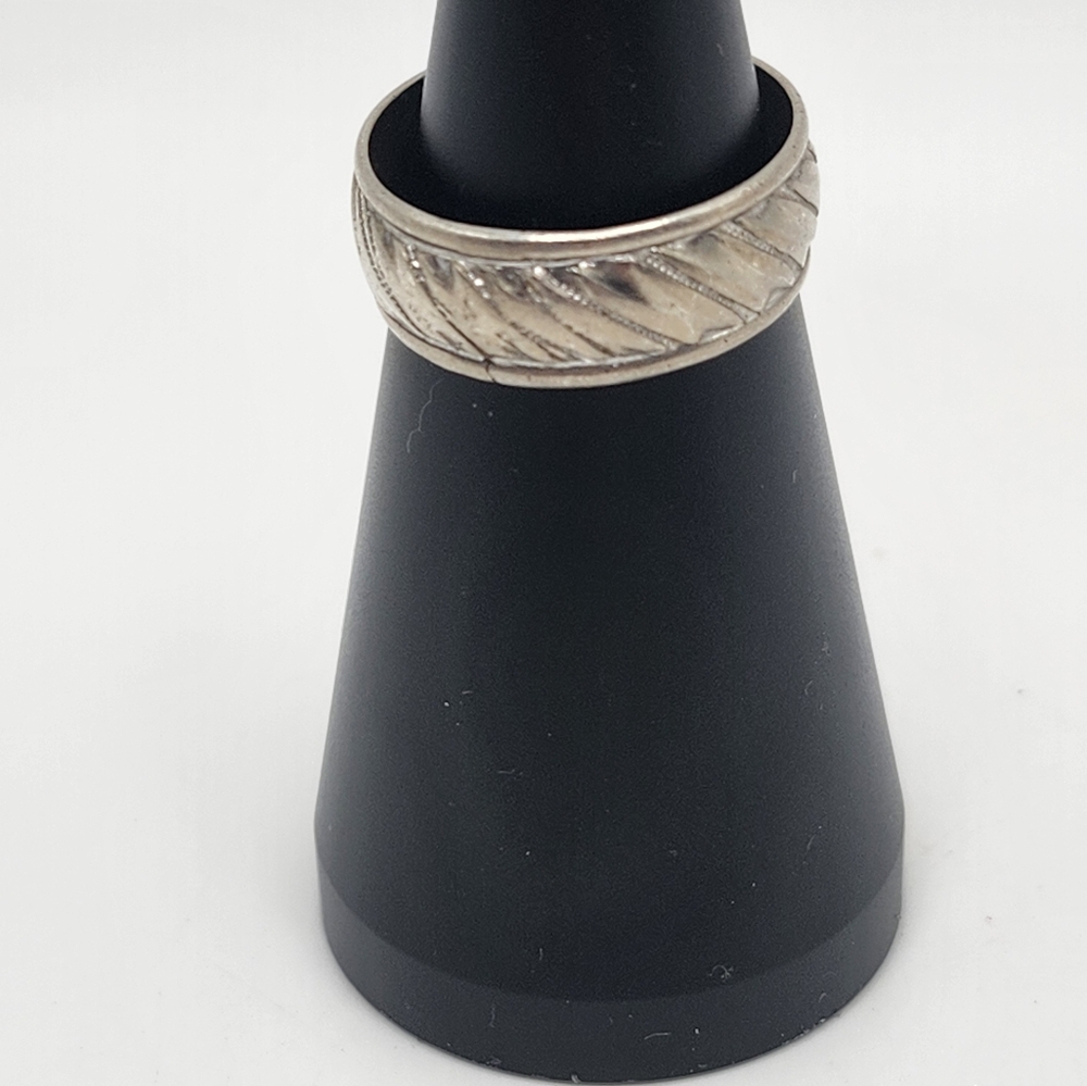 STERLING Silver Textured / Etched  Band Ring. Size 7.5